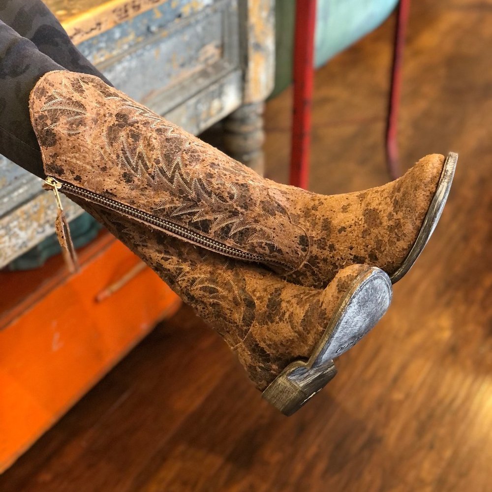 Old Gringo Roughout Razz Boot